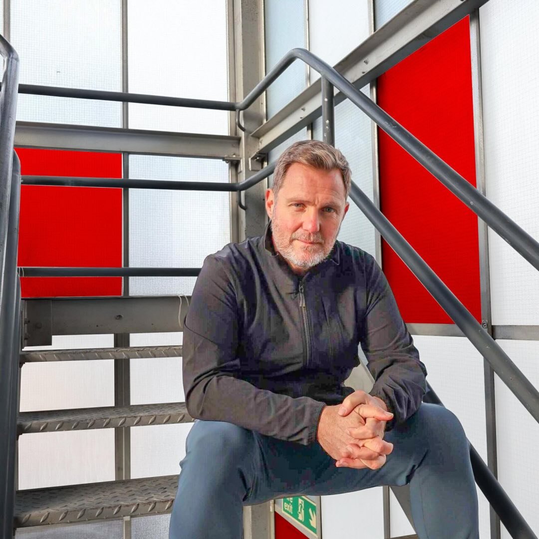 Simon Squibb 日本語