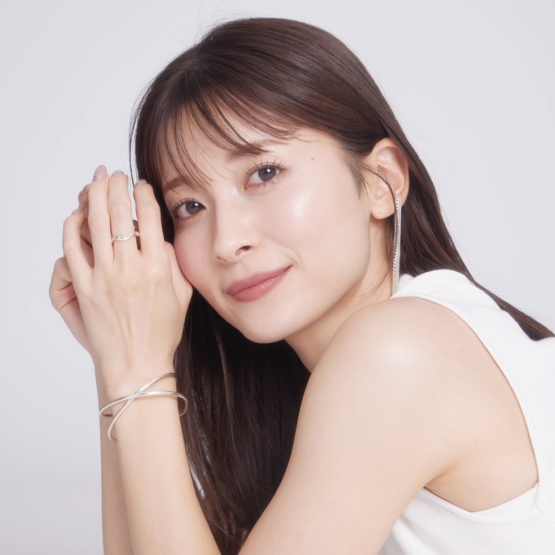 山本 里菜