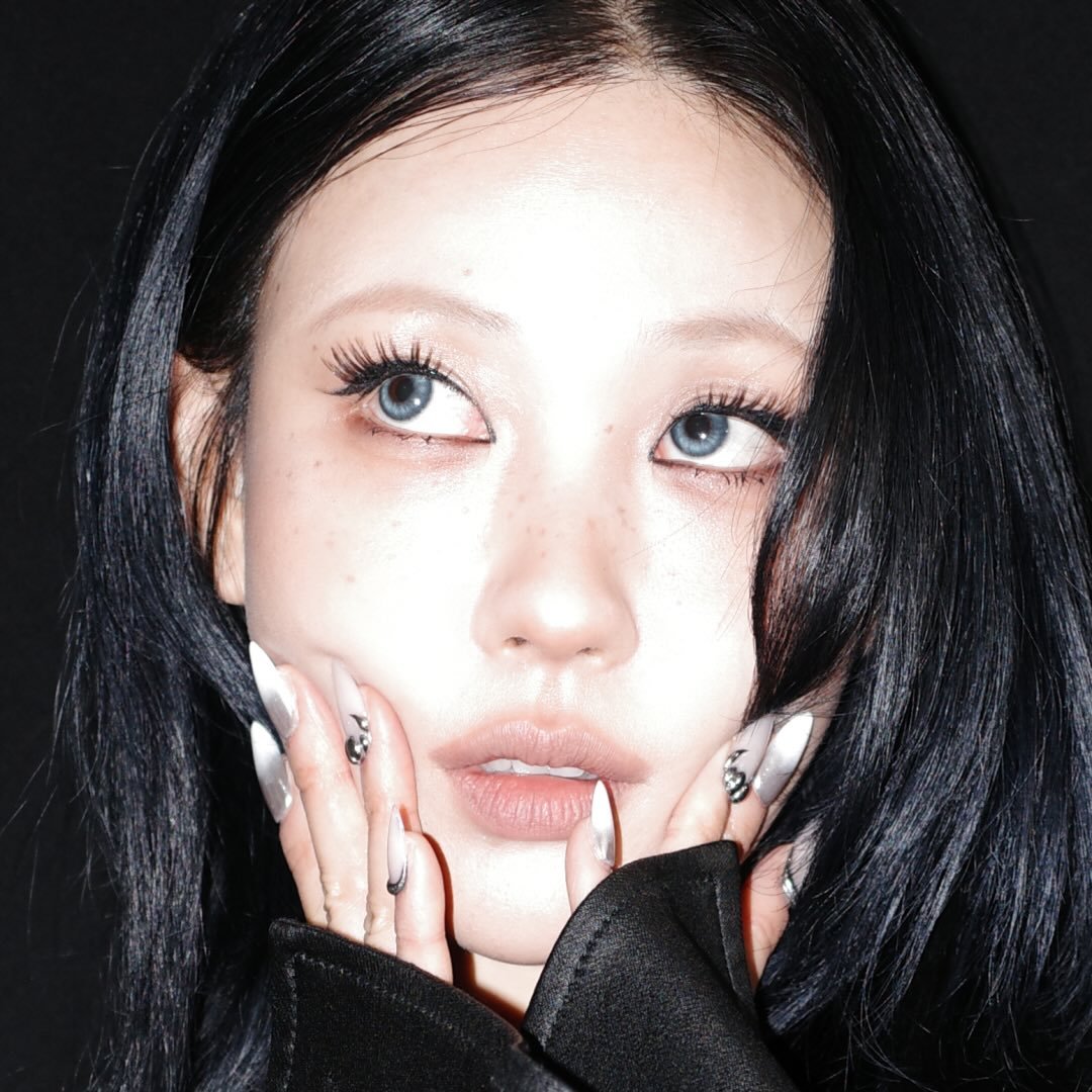 " 메이크업아티스트 이사배 "