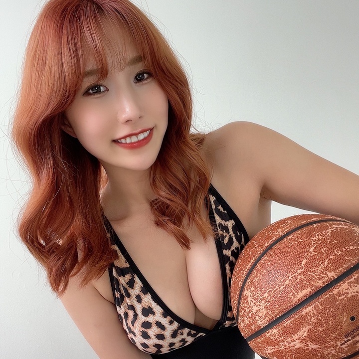 月嶋彩陽/aya tsukisima