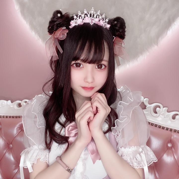 あずにゃん 🎀 maidcafeTiara