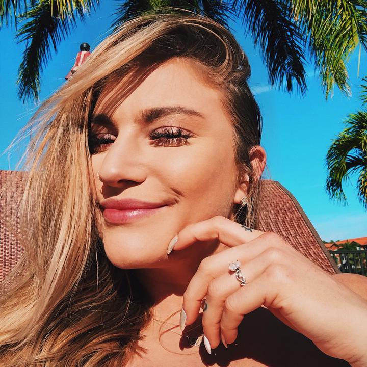 DESB | vlogger of all things