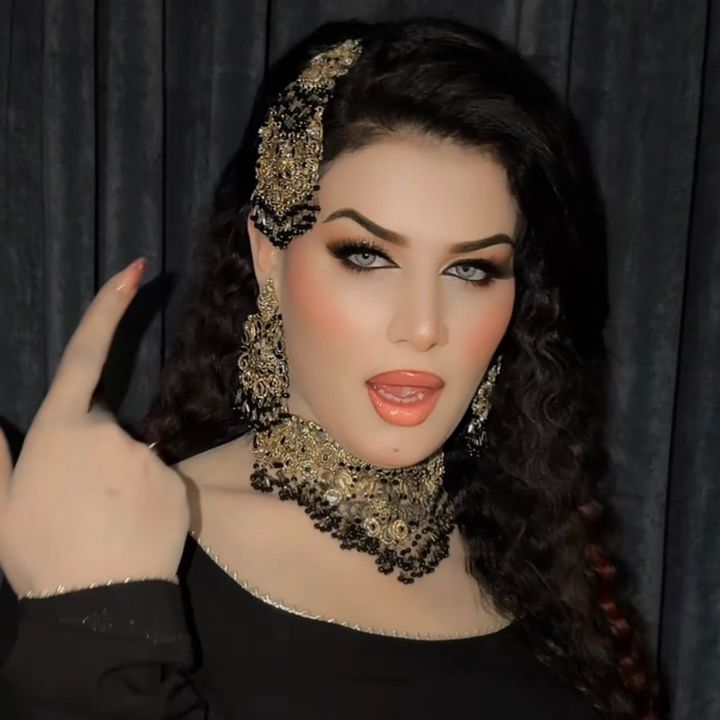 👑 interNational QueeN 👑