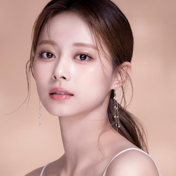 Tzuyu- ̗̀ 𖤐