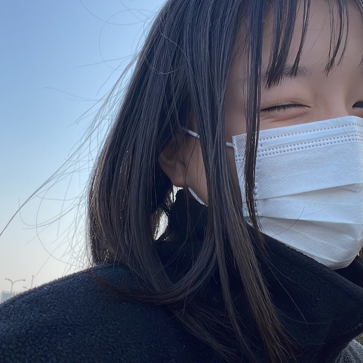 ︎︎