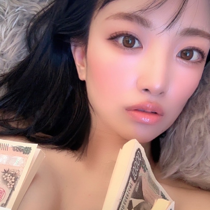 借金1000万の女。